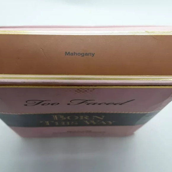 Too FACED Born This Way Complexion Pwder Mahogany - Picture 2 of 5